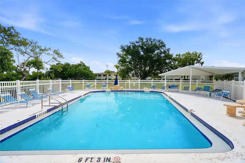 4570 Overlook Dr Ne #175, FL