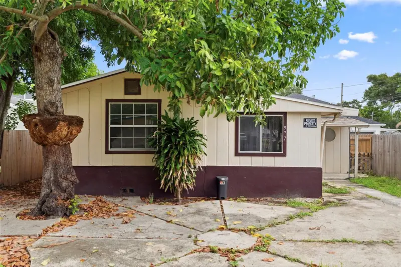 927 Yale St N, FL
