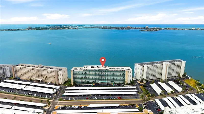 6020 Shore Blvd S #1002, FL