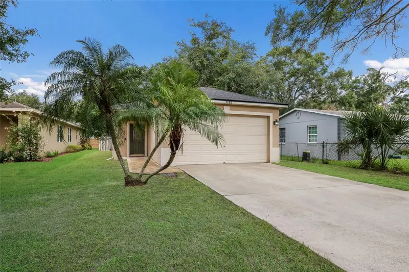 645 Pine St, FL