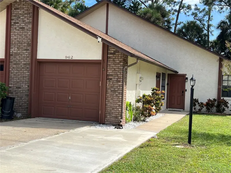 962 Stonybrook Cir, FL