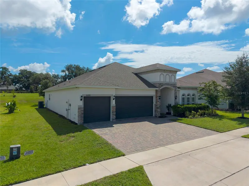 600 Avila Pl, FL