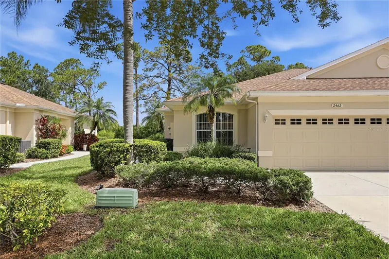 2462 Magnolia Cir, FL