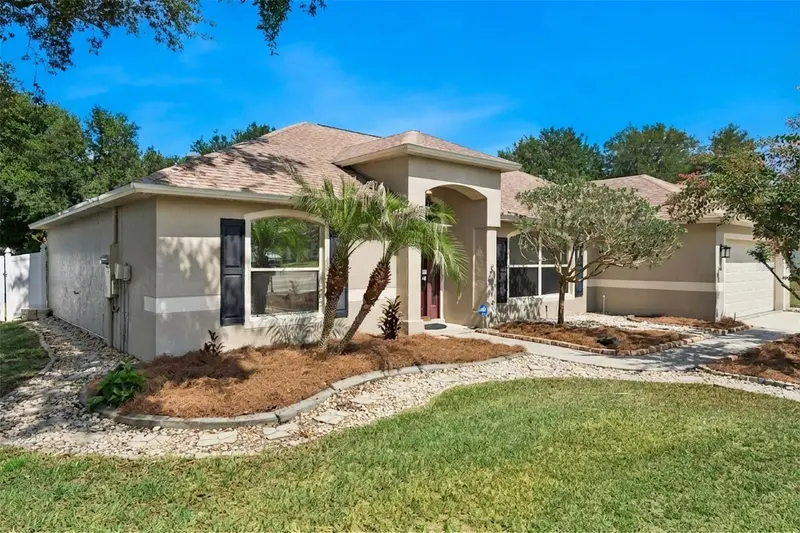 1115 Lakeview Oaks Dr, FL