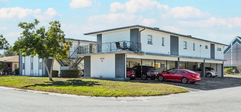 300 S Nimbus Ave, FL