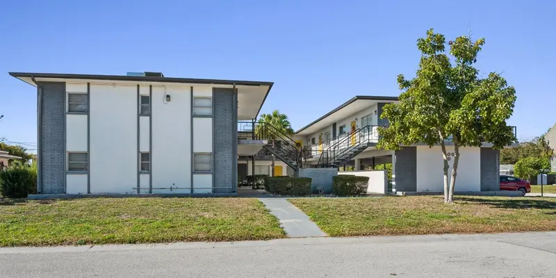 300 S Nimbus Ave, FL