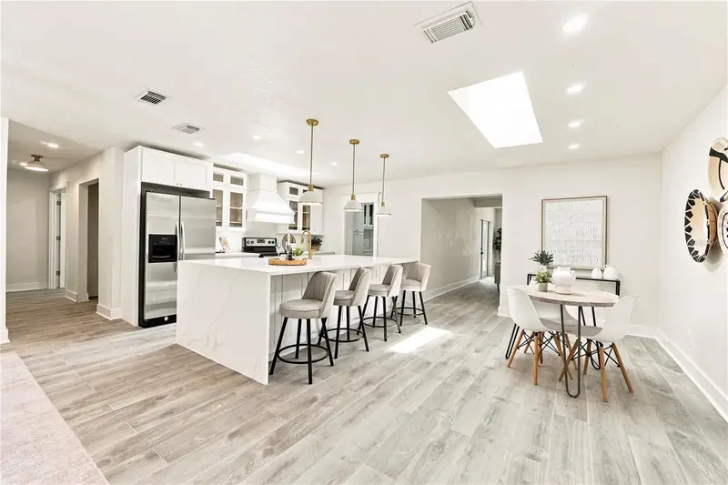 724 Monmouth Way, FL