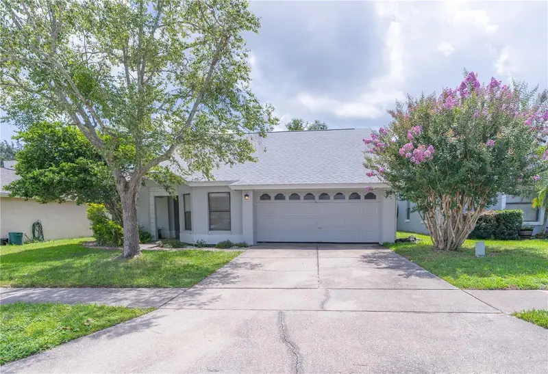 660 Holbrook Cir, FL