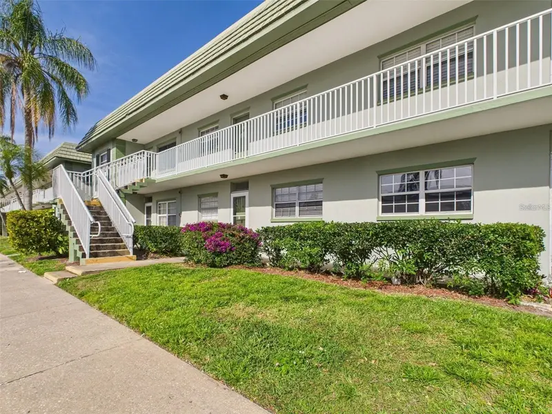 1433 S Belcher Rd #G1, FL