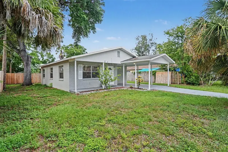 5733 66th Ln N, FL