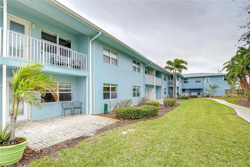 300 Venetian Dr #2, FL