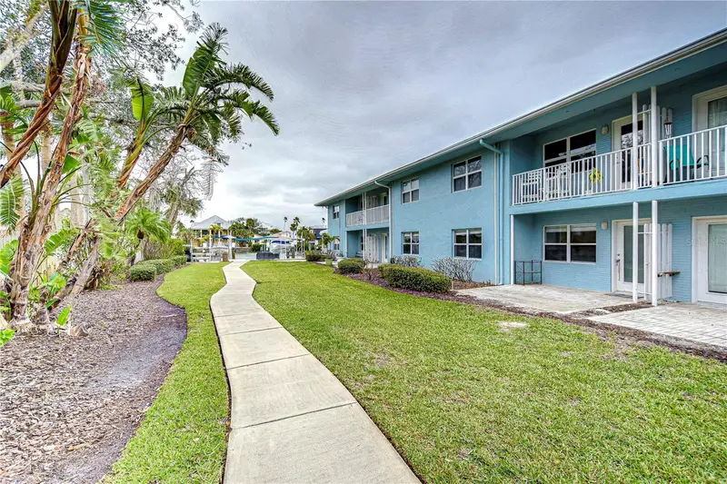 300 Venetian Dr #3, FL