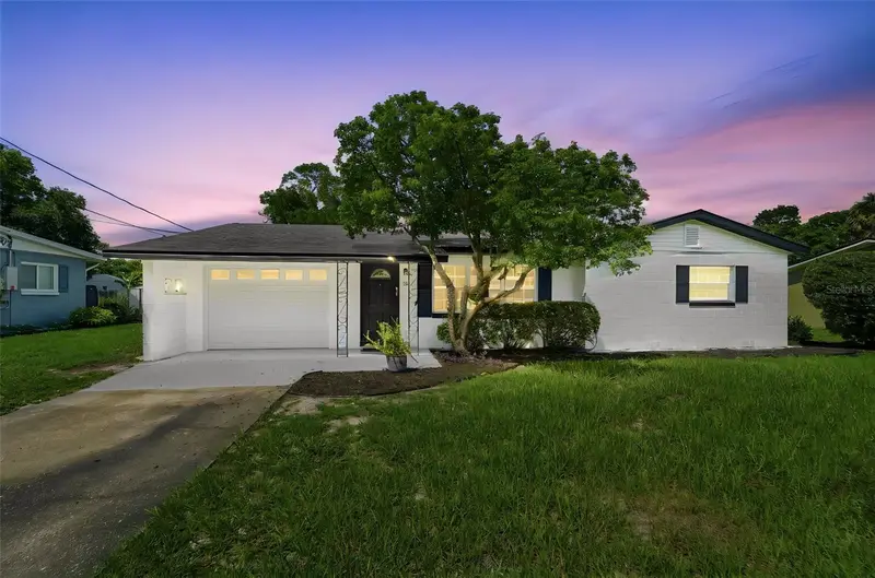 DeBary Town Center listing