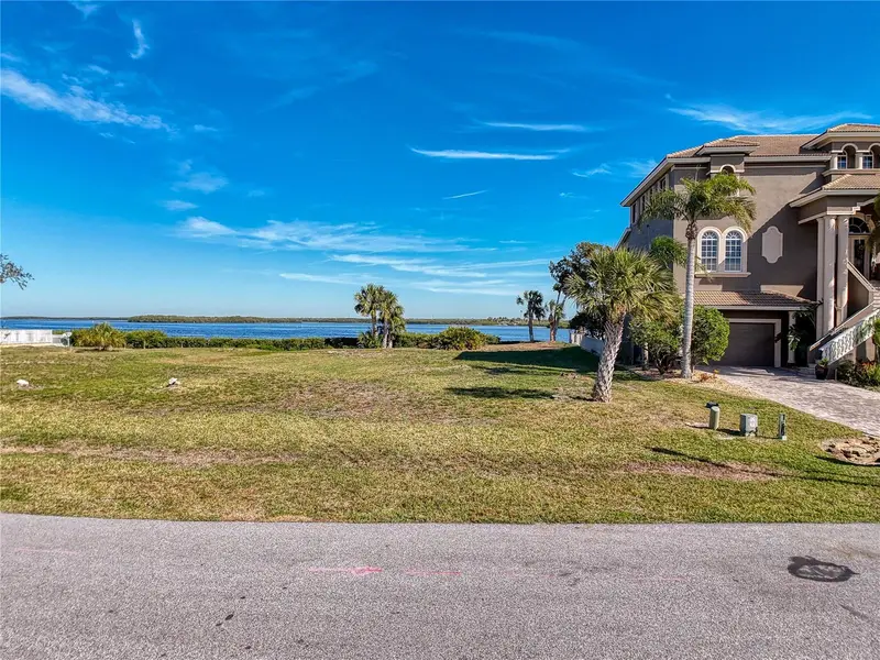 Lot 46 Harborpointe Dr., FL