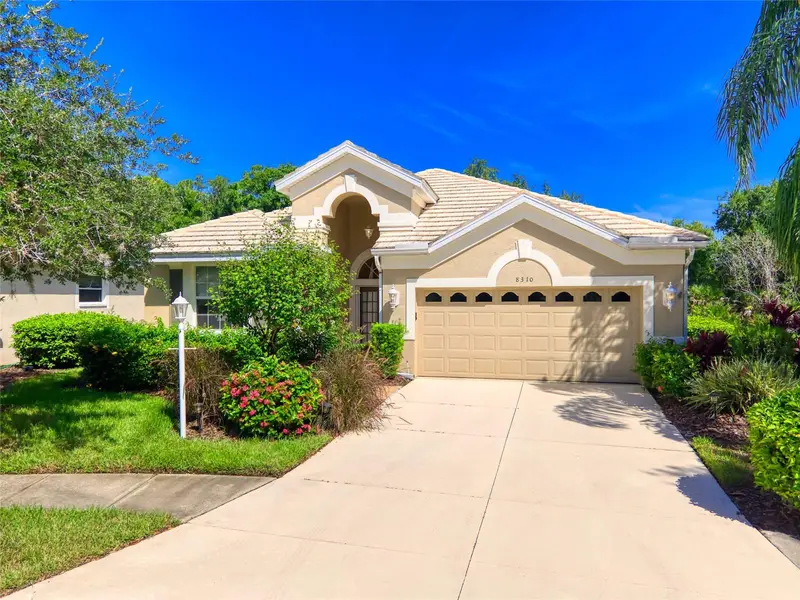 8310 Whispering Woods Ct, FL