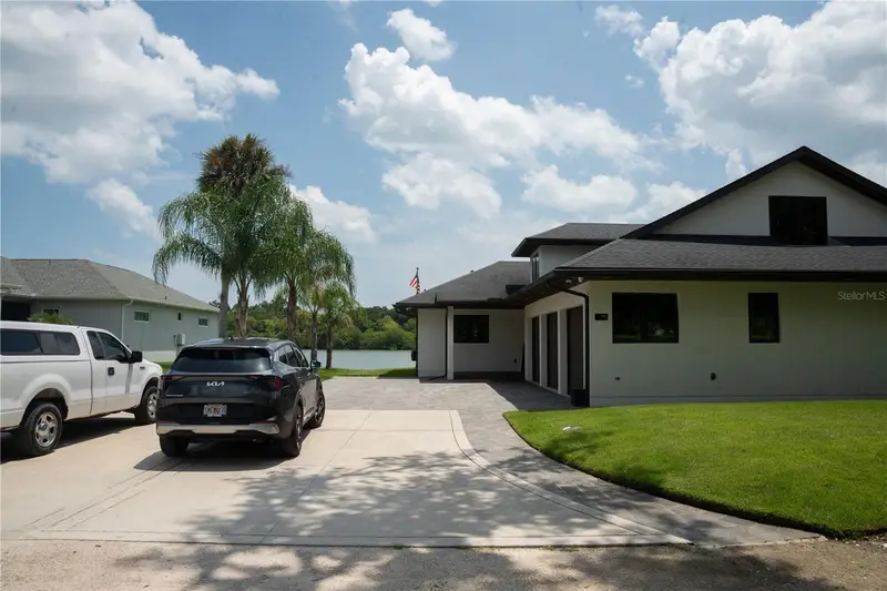 995 Stacy Ln, FL