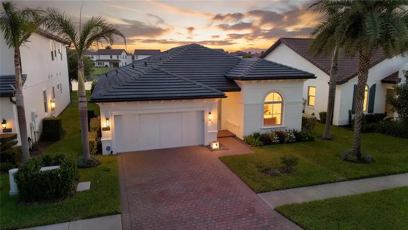 10481 Royal Cypress Way, FL