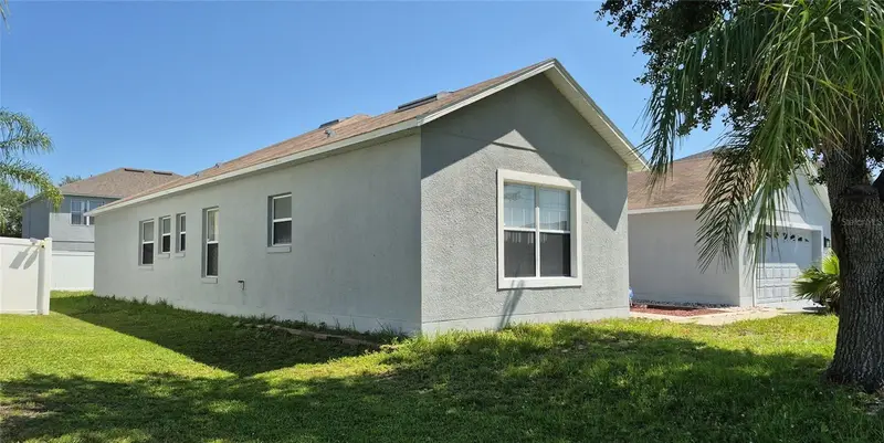 560 Viceroy Ct, FL