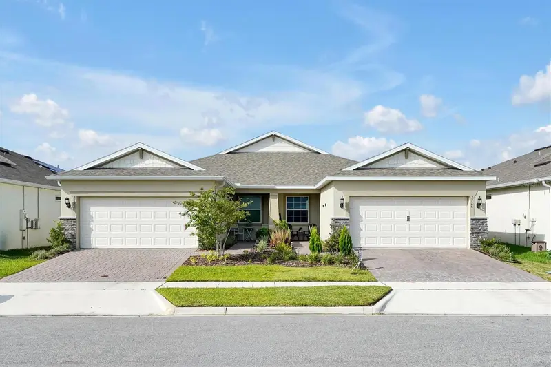 2726 Summer Retreat Ln, FL