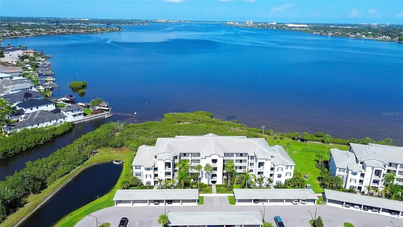 850 Tidewater Shores Loop #402, FL