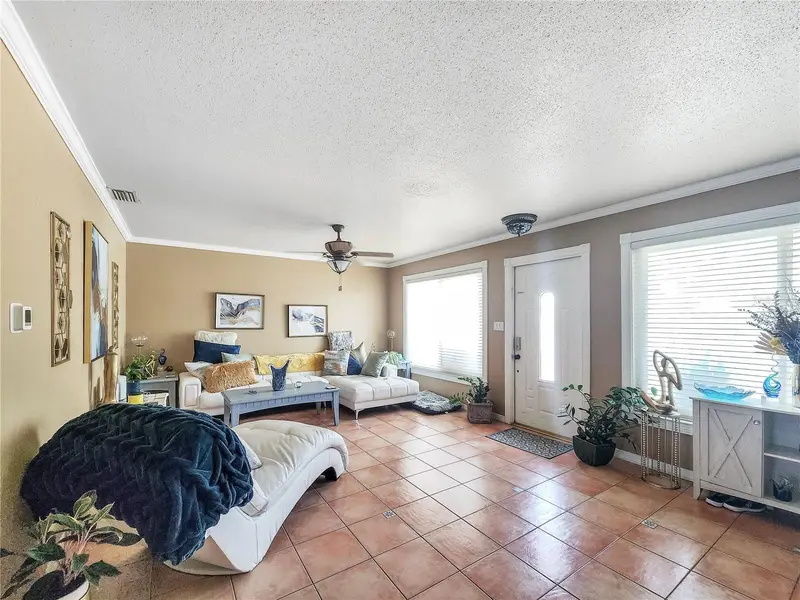 270 Belaire Ct, FL