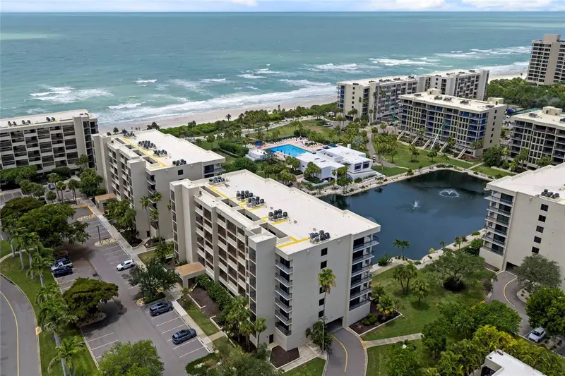 1095 Gulf Of Mexico Dr #303, FL