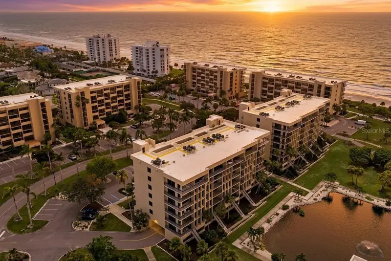 1095 Gulf Of Mexico Dr #303, FL