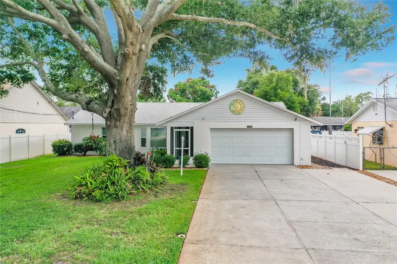 33909 Linda Ln, FL