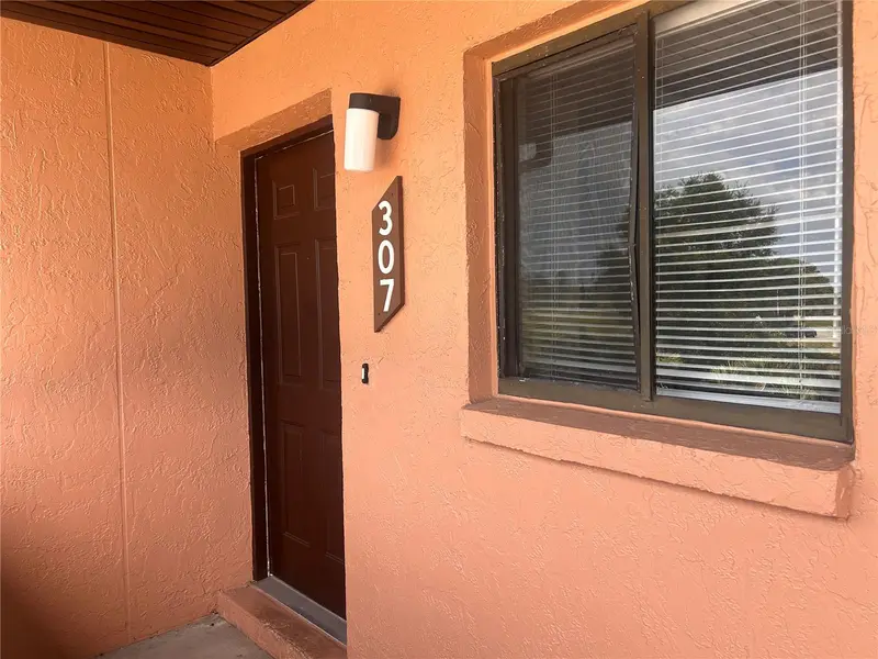 1712 University Ln #307, FL