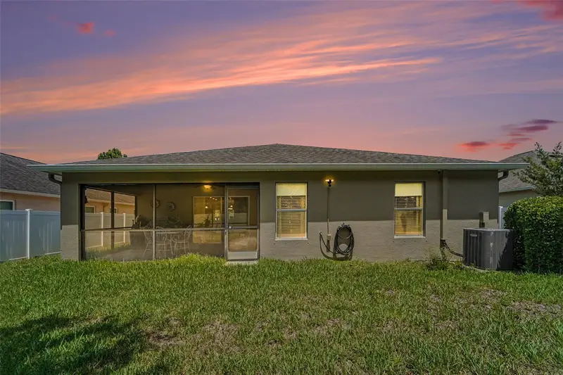 10048 Ives Loop, FL