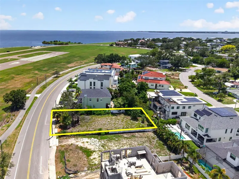 830 S Davis Blvd, FL