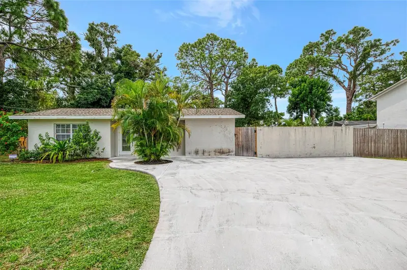 2136 Brueckner Dr, FL