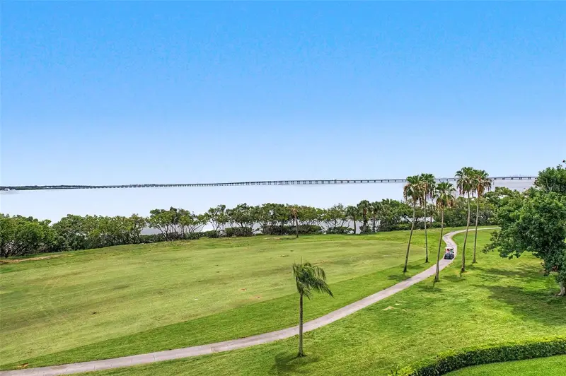 2618 Cove Cay Dr #505, FL