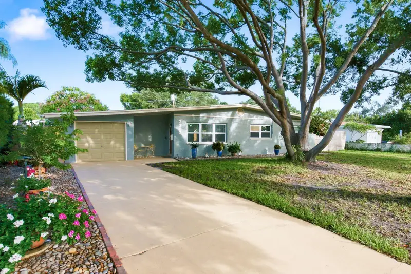 3280 56th Way N, FL