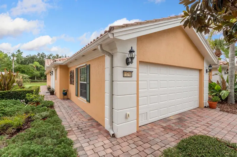 11740 Astilbe Dr, FL