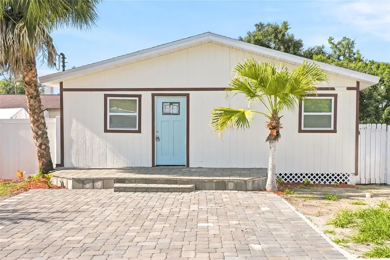 1313 E Sitka St, FL