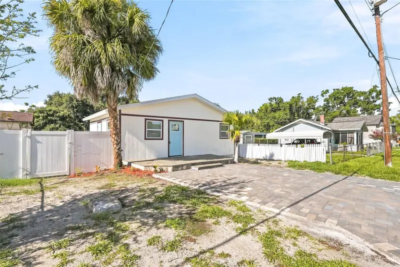 1313 E Sitka St, FL