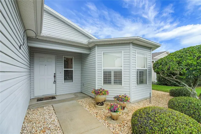 909 Eagles Lndg, FL