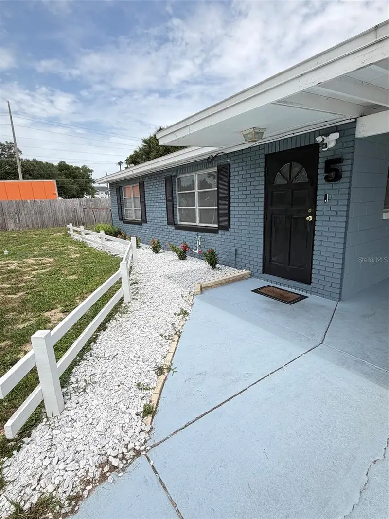 5 Moonlight Ln, FL