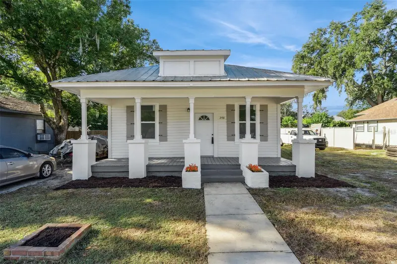 248 E Magnolia St, FL