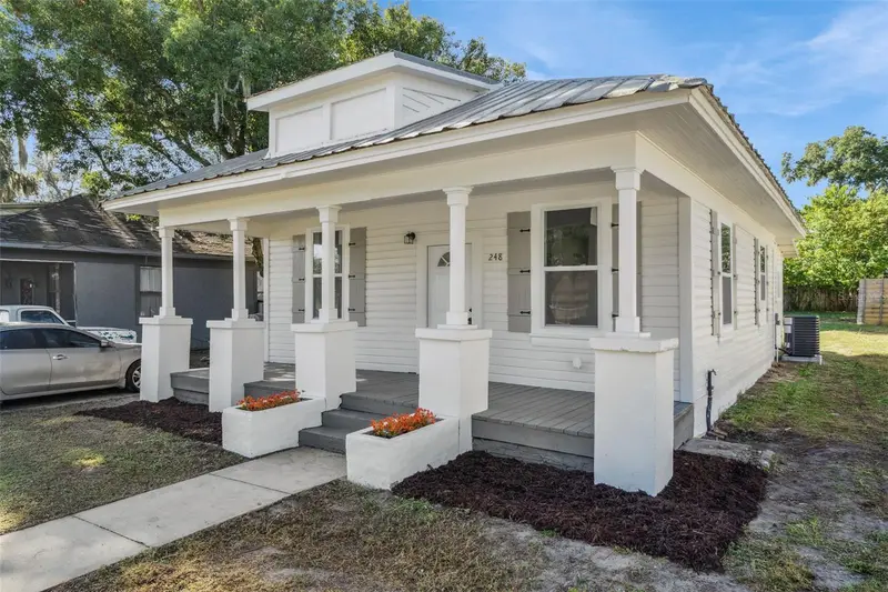 248 E Magnolia St, FL