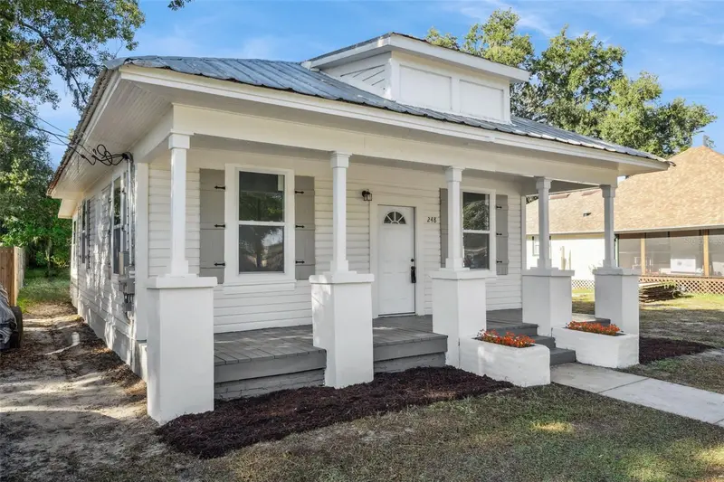 248 E Magnolia St, FL
