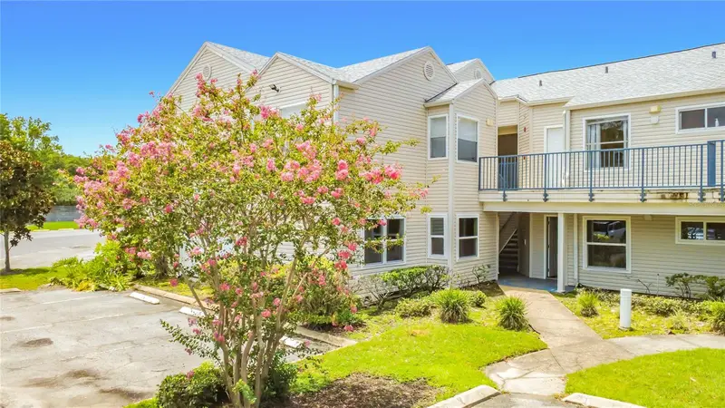 2504 Woodgate Blvd #203, FL