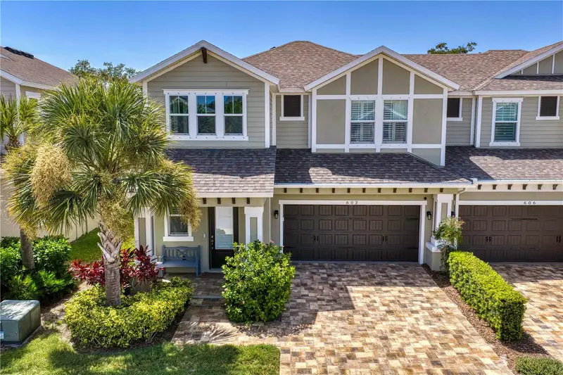 602 Ozona Village Dr, FL