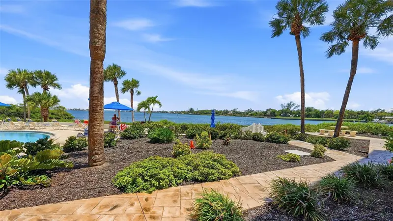1602 Stickney Point Rd #2-104, FL