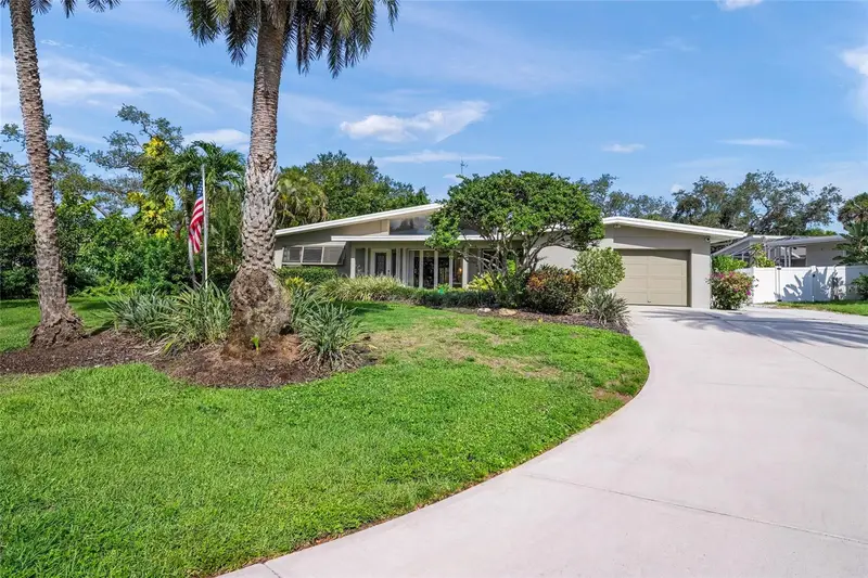 7616 Cove Ter, FL
