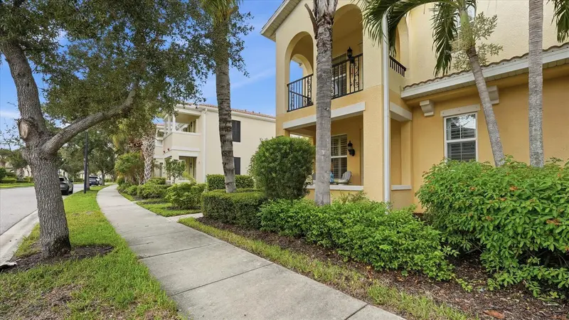 1585 Dorgali Dr, FL