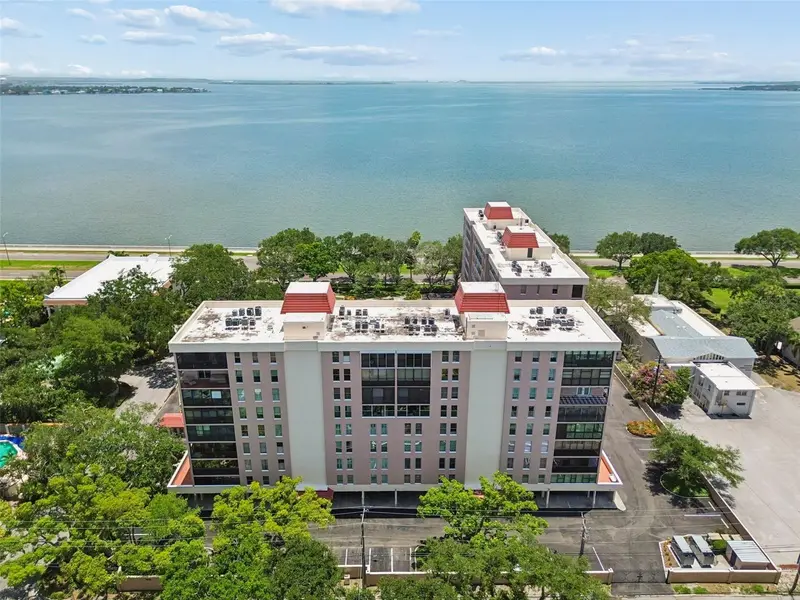 2403 S Ardson Pl #902b, FL