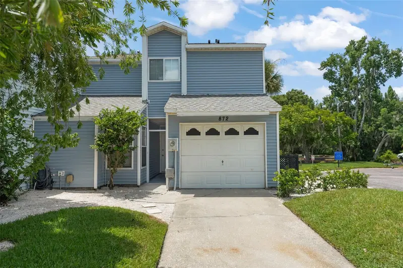 872 Bay Lake Ct, FL