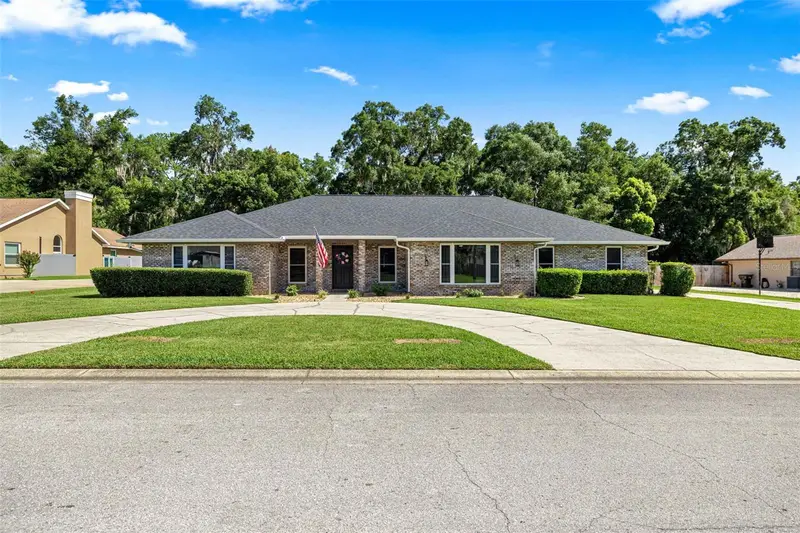 2611 Se 27 St, FL